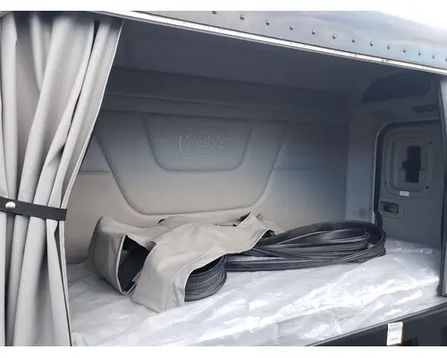 PETERBILT 567 Sleeper