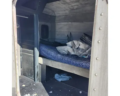 PETERBILT 567 Sleeper
