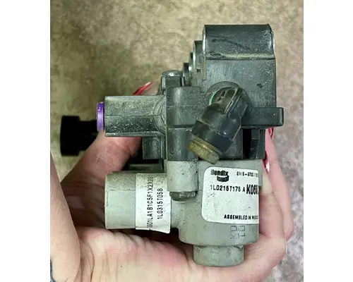 PETERBILT 567 Starter Solenoid
