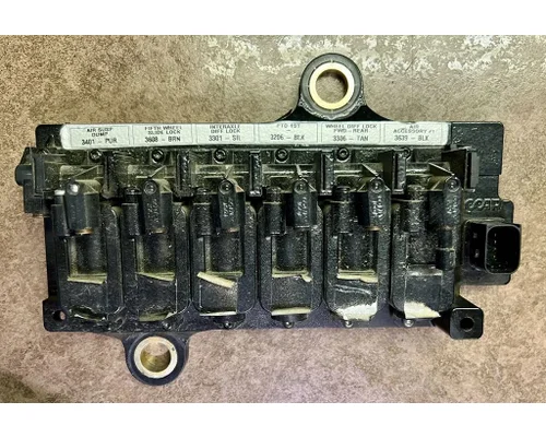 PETERBILT 567 Starter Solenoid