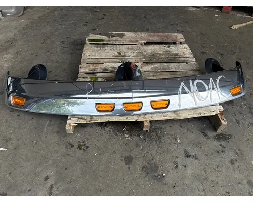 PETERBILT 567 Sun Visor (External)