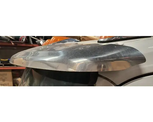 PETERBILT 567 Sun Visor - External