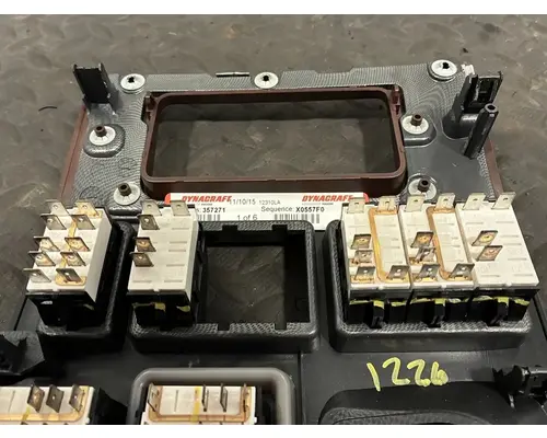 PETERBILT 567 Switch, misc 