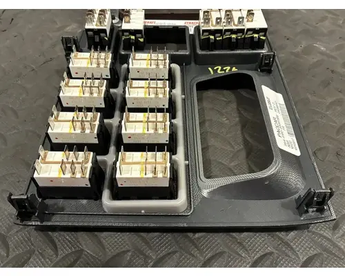 PETERBILT 567 Switch, misc 
