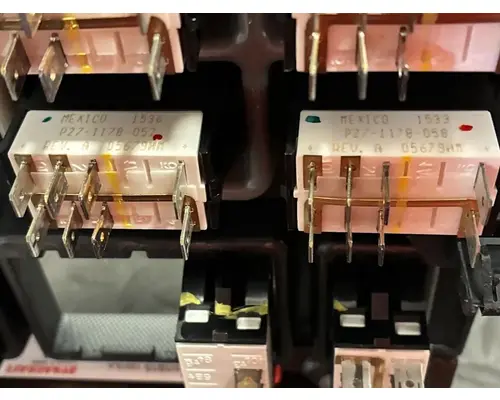 PETERBILT 567 Switch, misc 