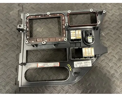 PETERBILT 567 Switch, misc 