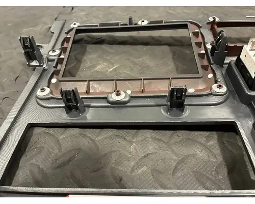 PETERBILT 567 Switch, misc 