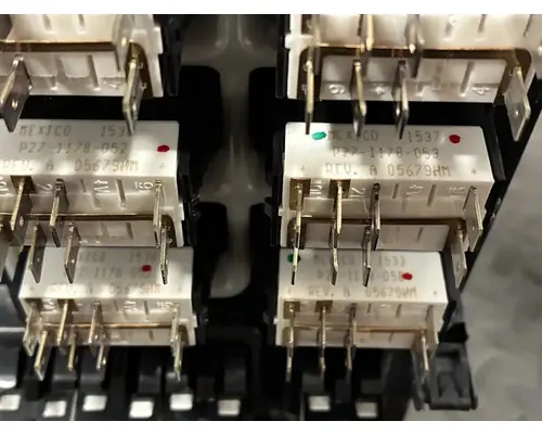 PETERBILT 567 Switch, misc 