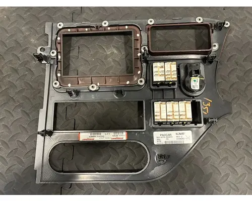 PETERBILT 567 Switch, misc 