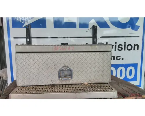 PETERBILT 567 TOOL BOX