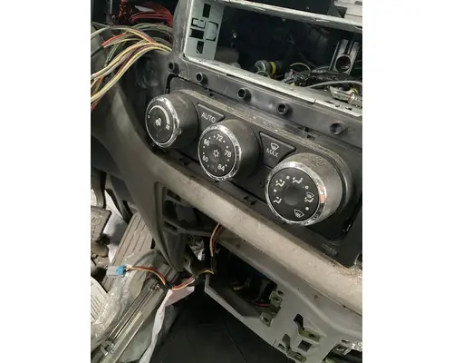 PETERBILT 567 Temperature Control