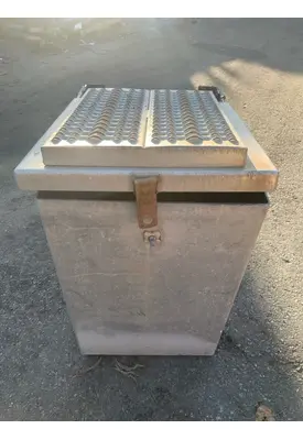 PETERBILT 567 Tool Box