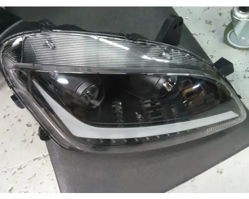 PETERBILT 579 2012-2021 HEADLAMP ASSEMBLY