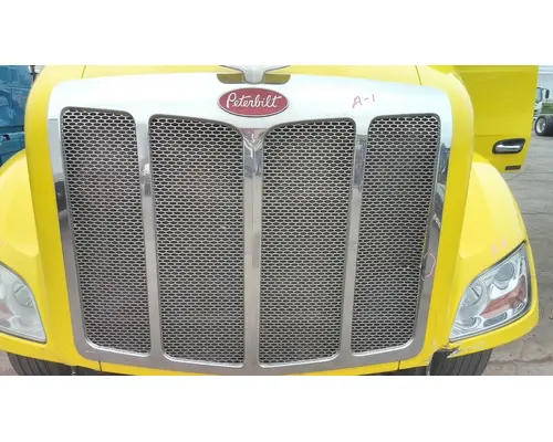 PETERBILT 579 2012-2022 GRILLE