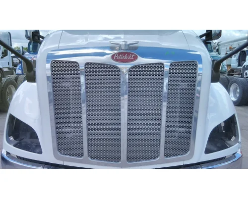 PETERBILT 579 2012-2022 GRILLE