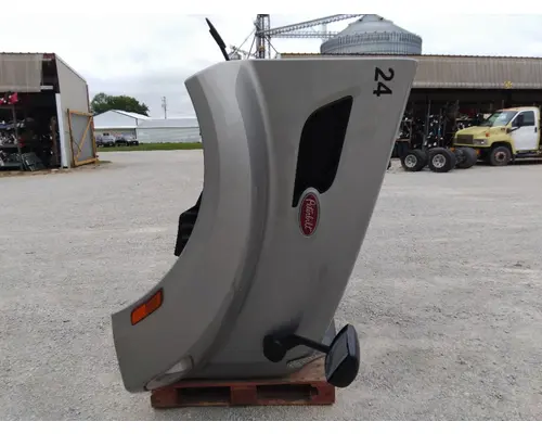PETERBILT 579 2012-2022 HOOD