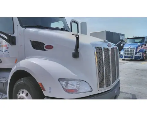 PETERBILT 579 2012-2022 HOOD