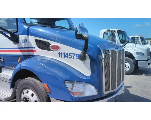 PETERBILT 579 2012-2022 HOOD