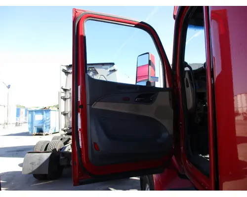 PETERBILT 579 2013-2022 DOOR ASSEMBLY, FRONT