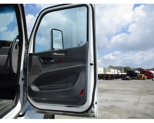 PETERBILT 579 2013-2022 DOOR ASSEMBLY, FRONT