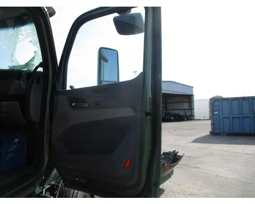 PETERBILT 579 2013-2022 DOOR ASSEMBLY, FRONT