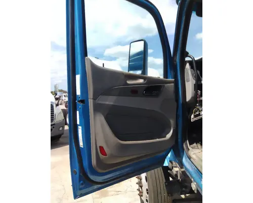 PETERBILT 579 2013-2022 DOOR ASSEMBLY, FRONT
