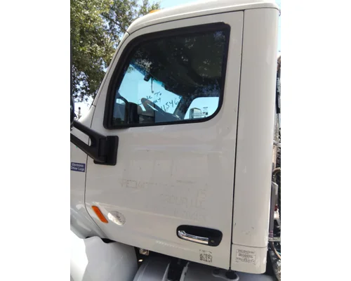 PETERBILT 579 2013-2022 DOOR ASSEMBLY, FRONT
