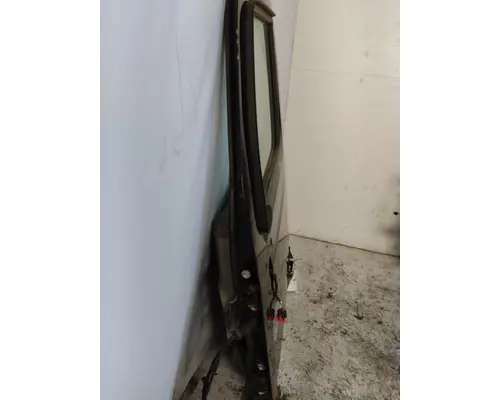 PETERBILT 579 2013-2022 DOOR ASSEMBLY, FRONT