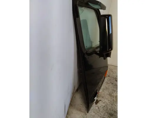 PETERBILT 579 2013-2022 DOOR ASSEMBLY, FRONT