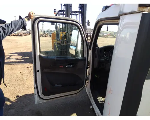 PETERBILT 579 2013-2022 DOOR ASSEMBLY, FRONT