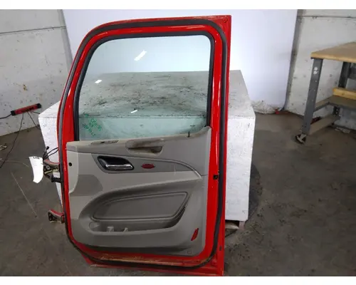PETERBILT 579 2013-2022 DOOR ASSEMBLY, FRONT