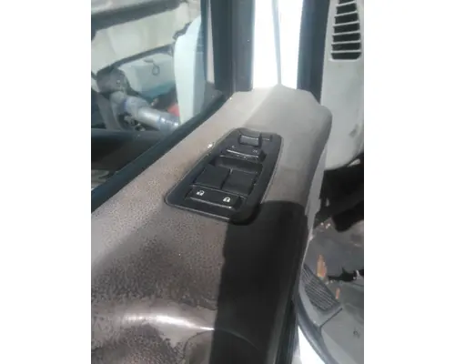 PETERBILT 579 2013-2022 DOOR ASSEMBLY, FRONT