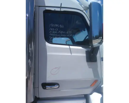 PETERBILT 579 2013-2022 DOOR ASSEMBLY, FRONT