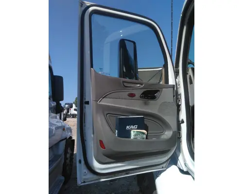 PETERBILT 579 2013-2022 DOOR ASSEMBLY, FRONT