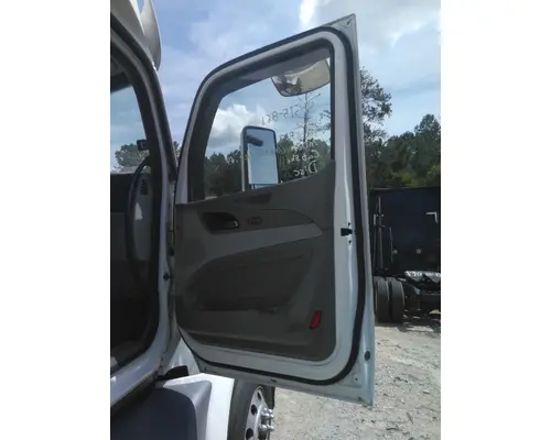 PETERBILT 579 2013-2022 DOOR ASSEMBLY, FRONT
