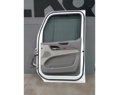 PETERBILT 579 2013-2022 DOOR ASSEMBLY, FRONT