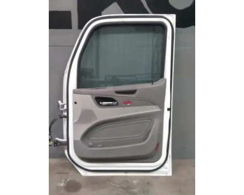 PETERBILT 579 2013-2022 DOOR ASSEMBLY, FRONT