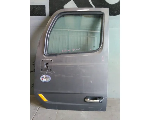 PETERBILT 579 2013-2022 DOOR ASSEMBLY, FRONT