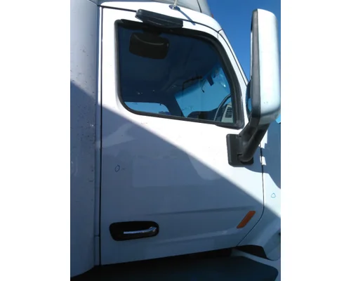 PETERBILT 579 2013-2022 DOOR ASSEMBLY, FRONT