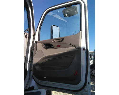 PETERBILT 579 2013-2022 DOOR ASSEMBLY, FRONT