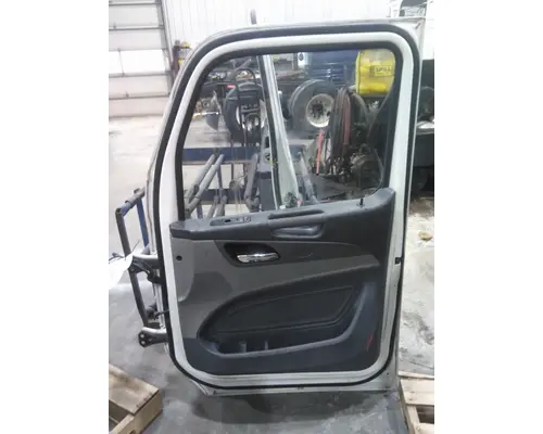 PETERBILT 579 2013-2022 DOOR ASSEMBLY, FRONT