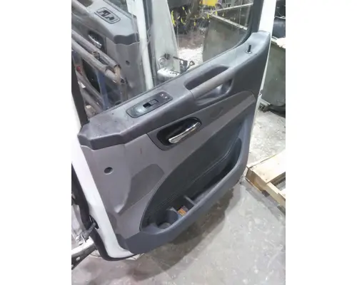 PETERBILT 579 2013-2022 DOOR ASSEMBLY, FRONT