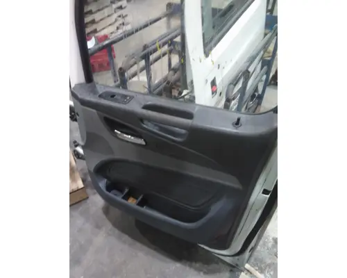 PETERBILT 579 2013-2022 DOOR ASSEMBLY, FRONT