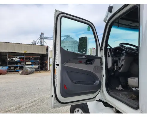 PETERBILT 579 2013-2022 DOOR ASSEMBLY, FRONT