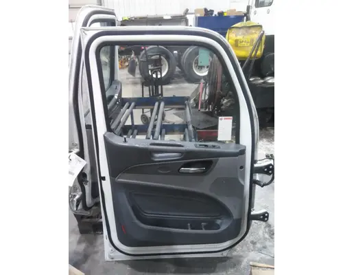 PETERBILT 579 2013-2022 DOOR ASSEMBLY, FRONT