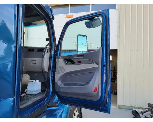 PETERBILT 579 2013-2022 DOOR ASSEMBLY, FRONT
