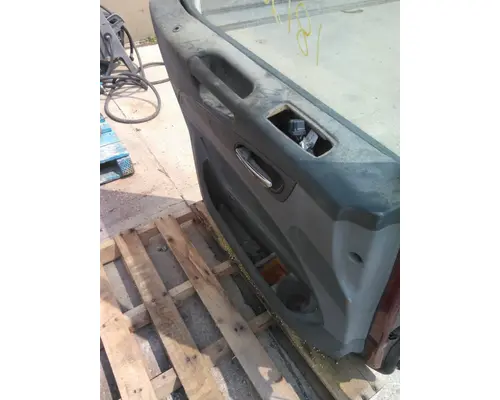 PETERBILT 579 2013-2022 DOOR ASSEMBLY, FRONT