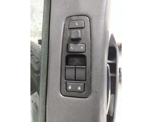PETERBILT 579 2013-2022 DOOR ASSEMBLY, FRONT