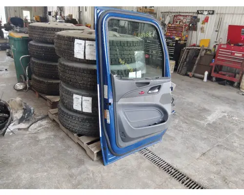 PETERBILT 579 2013-2022 DOOR ASSEMBLY, FRONT