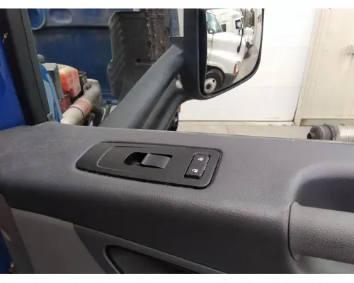 PETERBILT 579 2013-2022 DOOR ASSEMBLY, FRONT